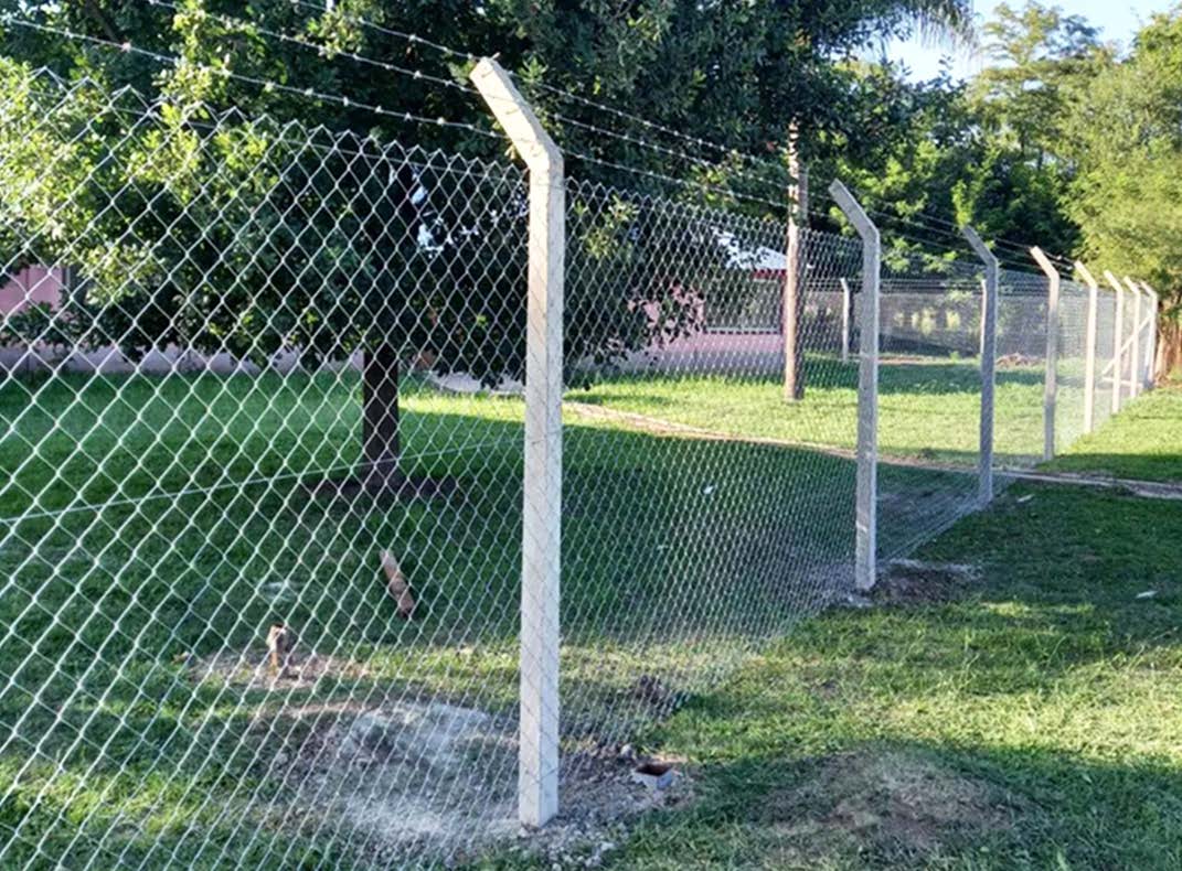 Cerramiento perimetral en cancha